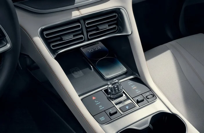 BYD SONG PLUS EV Смартфонға арналған сымсыз қуаттау құрылғысы